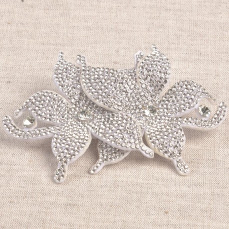 Fleur broche strass